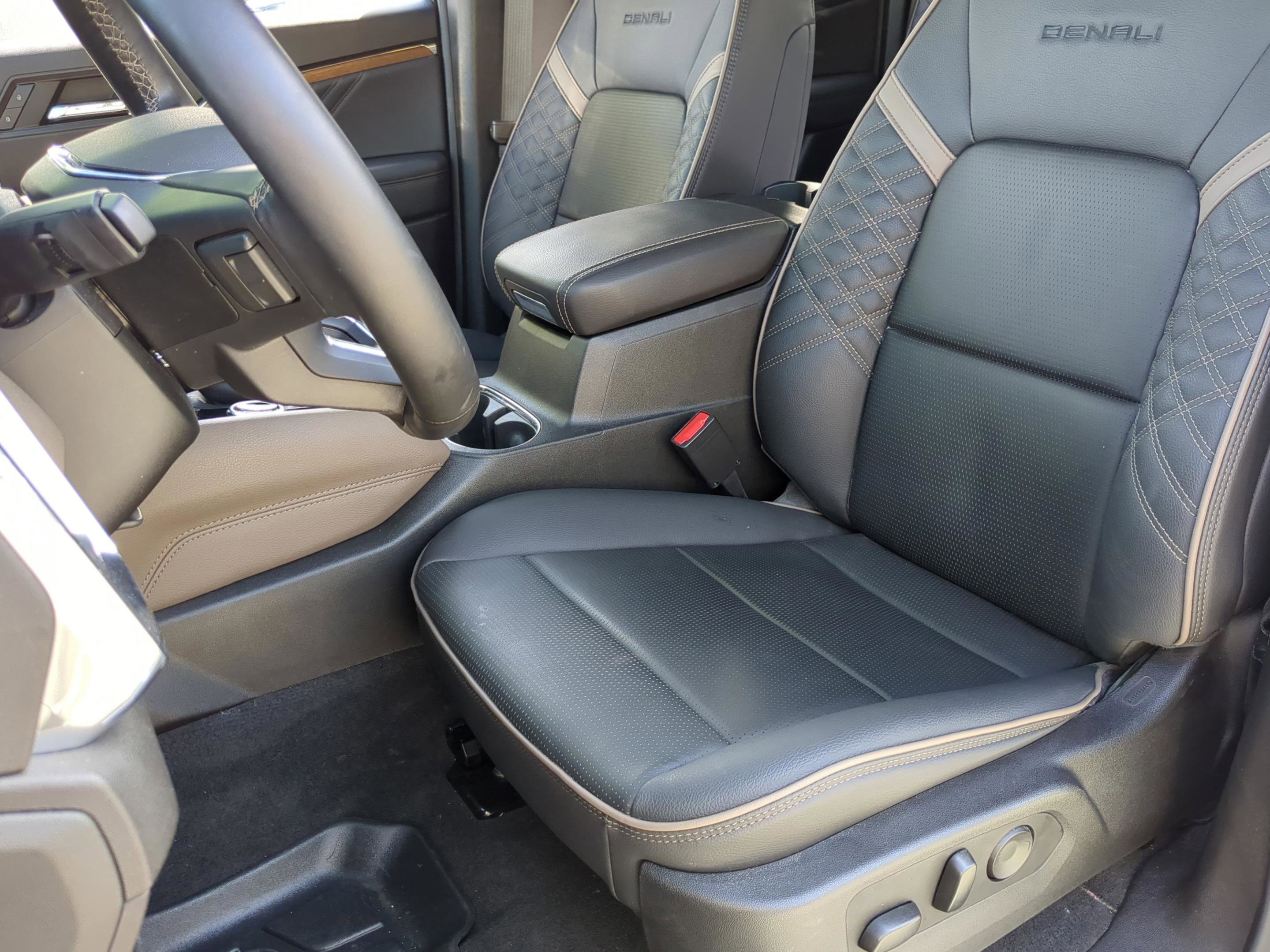 Used 2024 GMC Canyon Denali AWD/4WD image 17