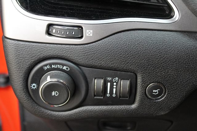 Used 2021 Jeep Cherokee High Altitude AWD/4WD image 15