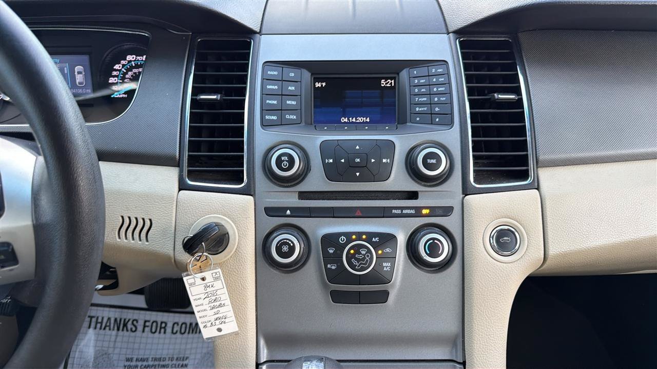 Used 2016 Ford Taurus SE FWD image 21