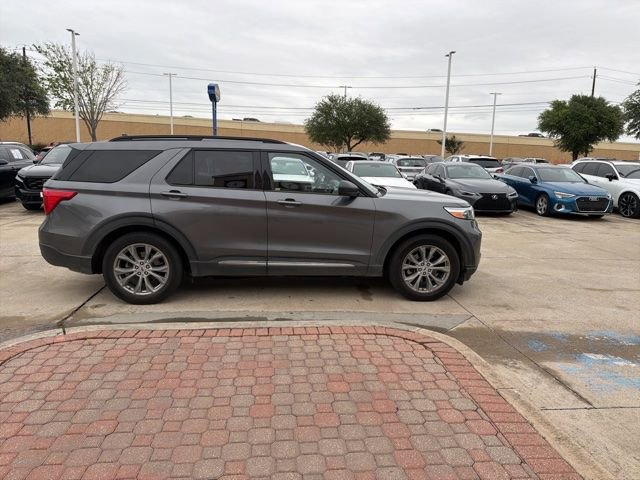 Used 2021 Ford Explorer XLT w/ Equipment Group 202A RWD image 4