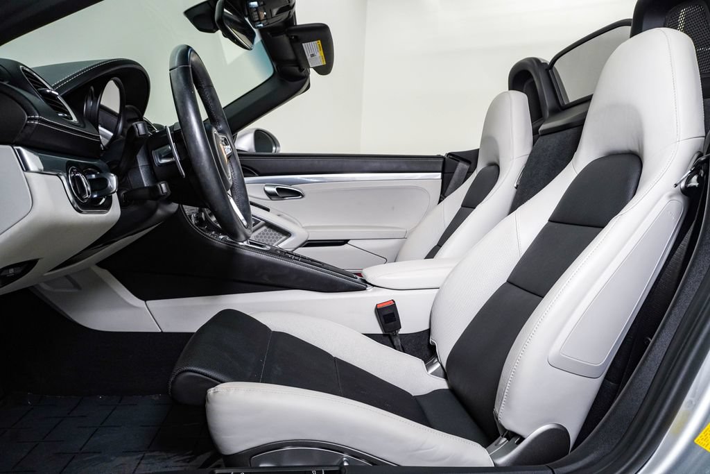 Used 2024 Porsche 718 Boxster RWD image 21