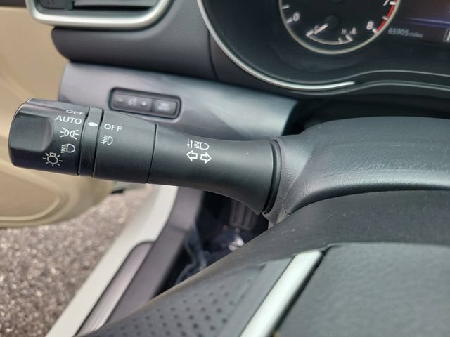 Used 2021 Nissan Maxima Platinum w/ Sport Mat Group FWD image 23