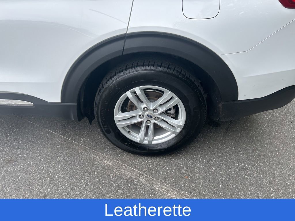 Used 2024 Ford Explorer XLT w/ Equipment Group 202A image 4