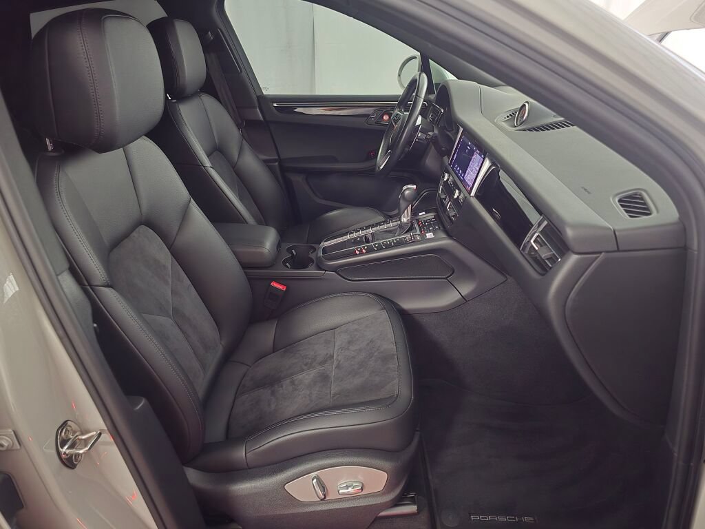 Used 2021 Porsche Macan AWD/4WD image 27