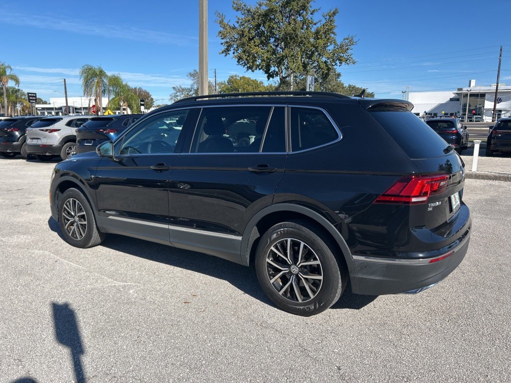 Used 2021 Volkswagen Tiguan SE w/ Panoramic Sunroof Package image 11