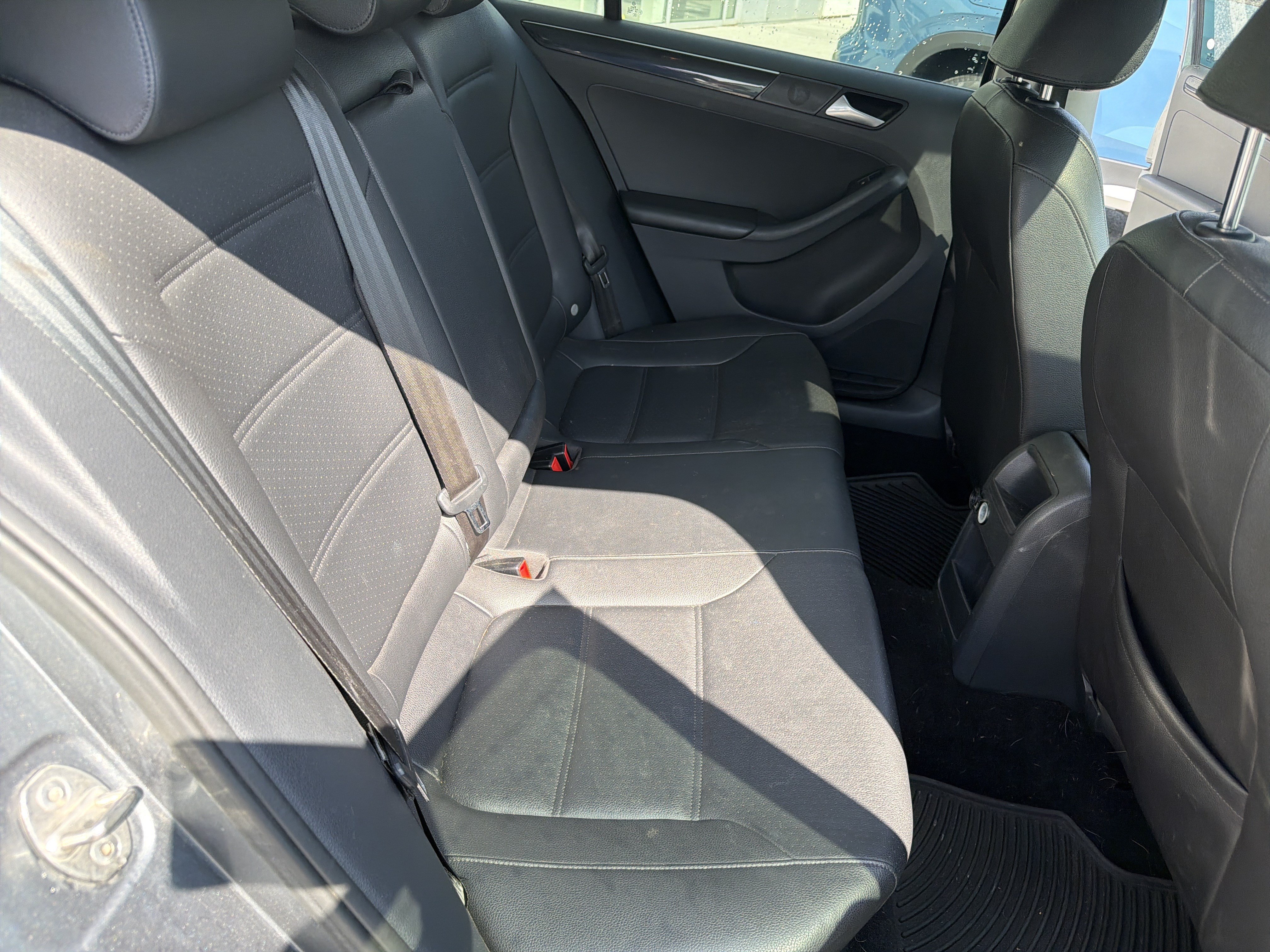Used 2016 Volkswagen Jetta SEL FWD image 16