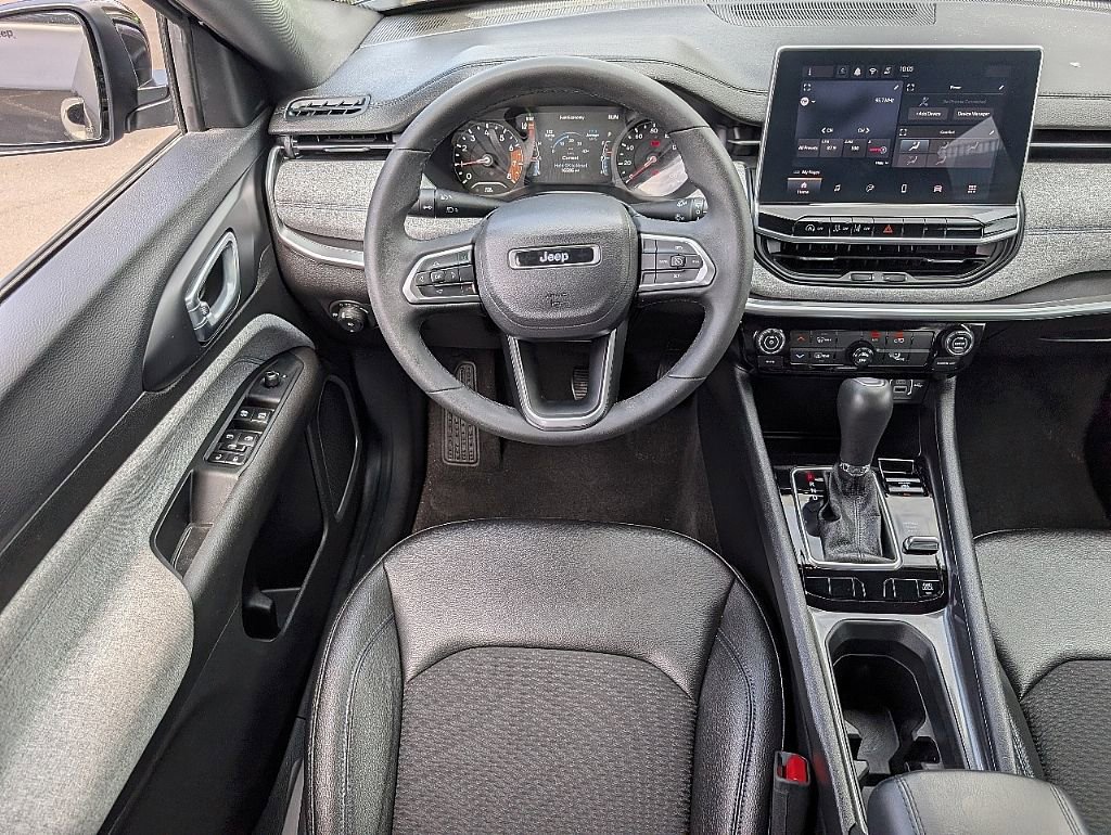 Used 2024 Jeep Compass Latitude AWD/4WD image 24