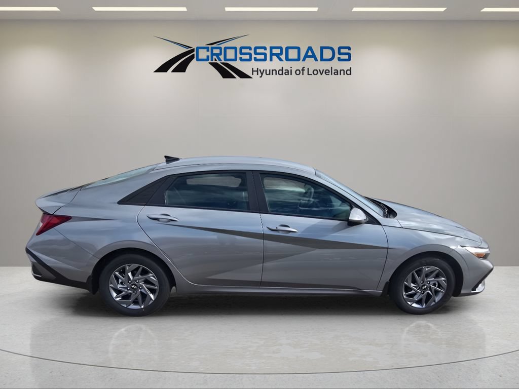 Used 2026 Hyundai Elantra Hybrid FWD image 7