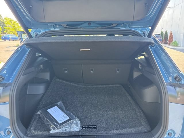 New 2026 Volkswagen Tiguan SEL R-Line AWD/4WD image 18
