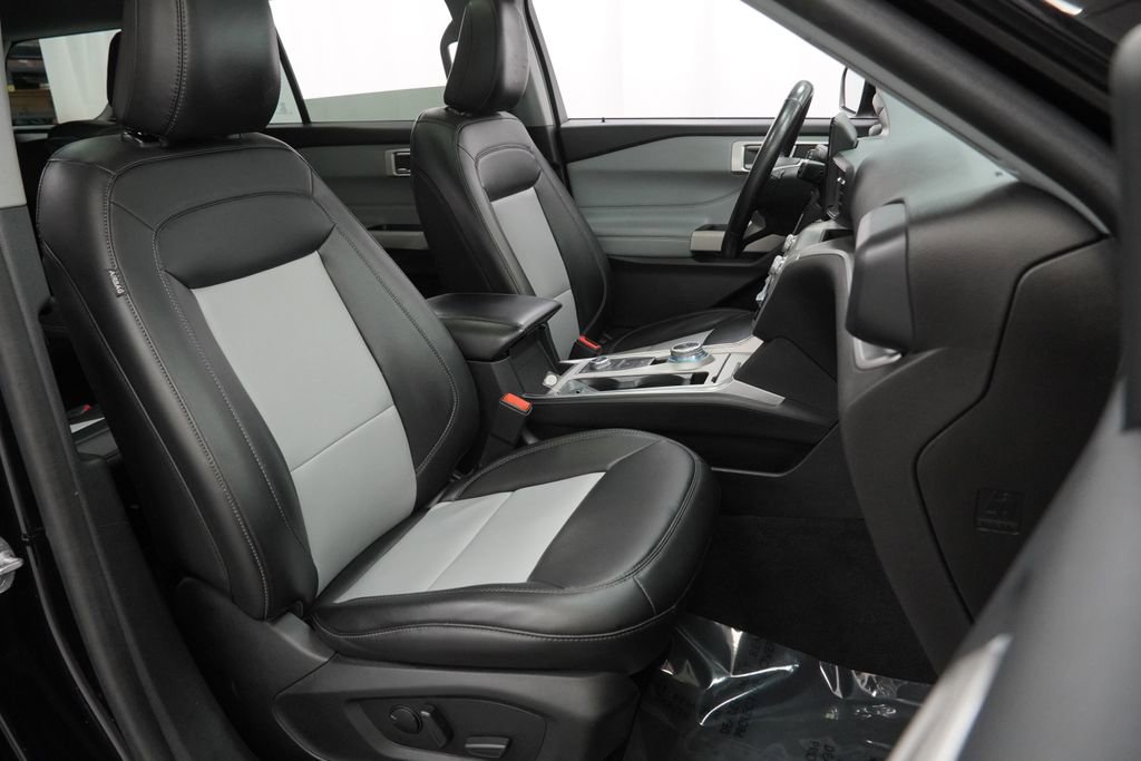 Used 2022 Ford Explorer XLT w/ Equipment Group 202A image 51