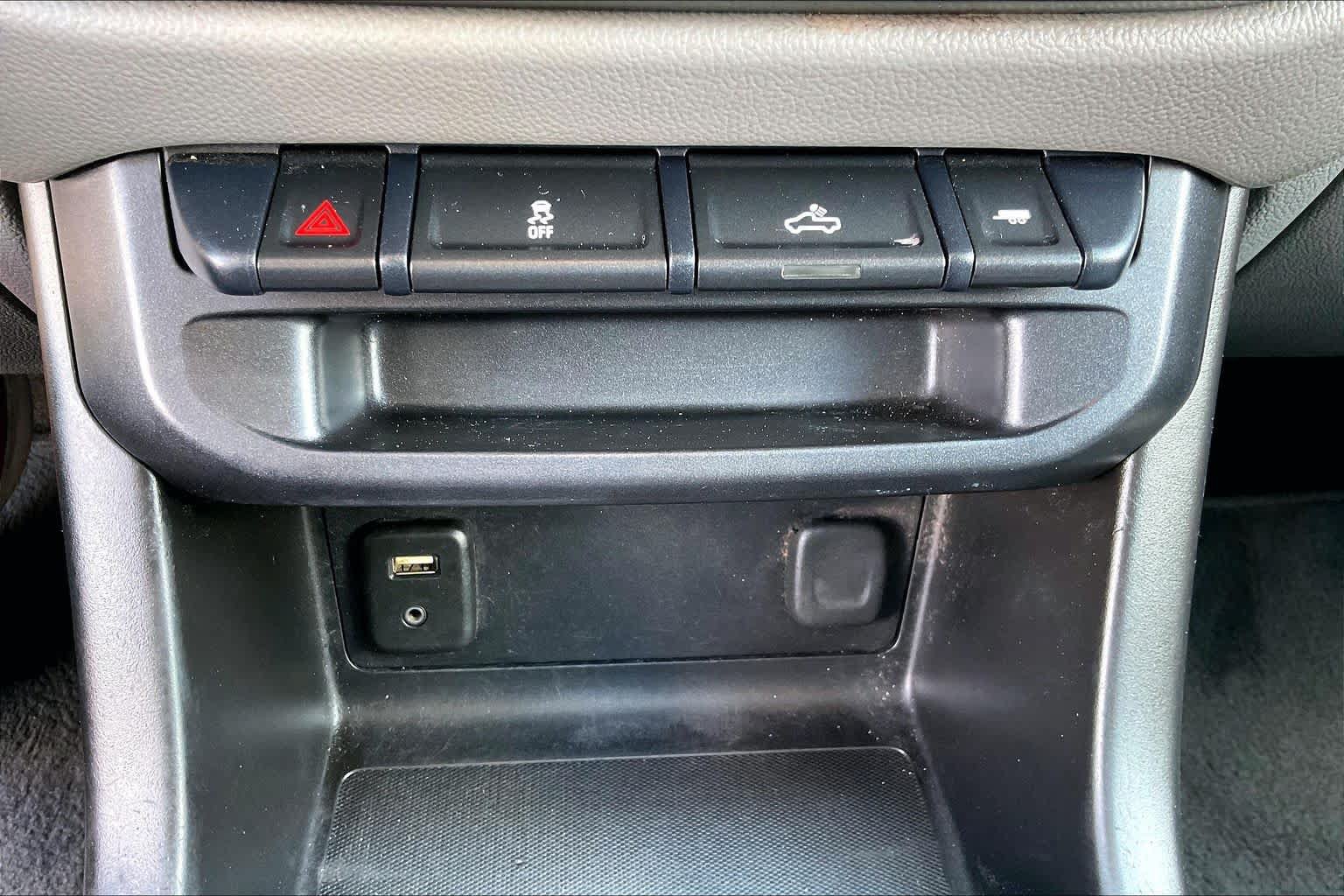 Used 2017 GMC Canyon 2WD Crew Cab w/ Convenience Package image 29