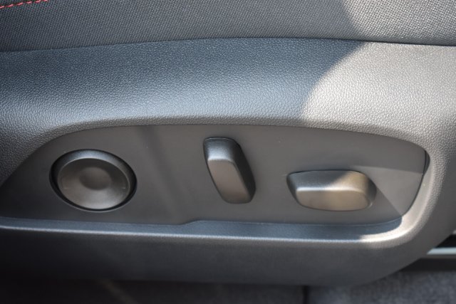 New 2027 Chevrolet Equinox RS w/ Convenience Package III FWD image 15