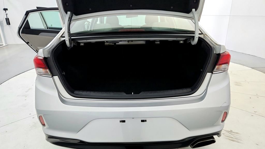 Used 2018 Hyundai Sonata SE w/ Cargo Package FWD image 19
