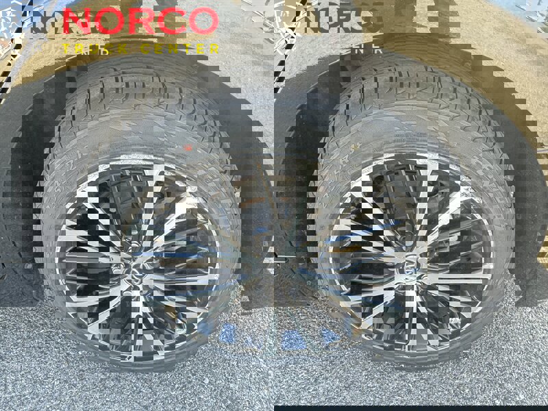 Used 2020 Toyota Camry SE image 11