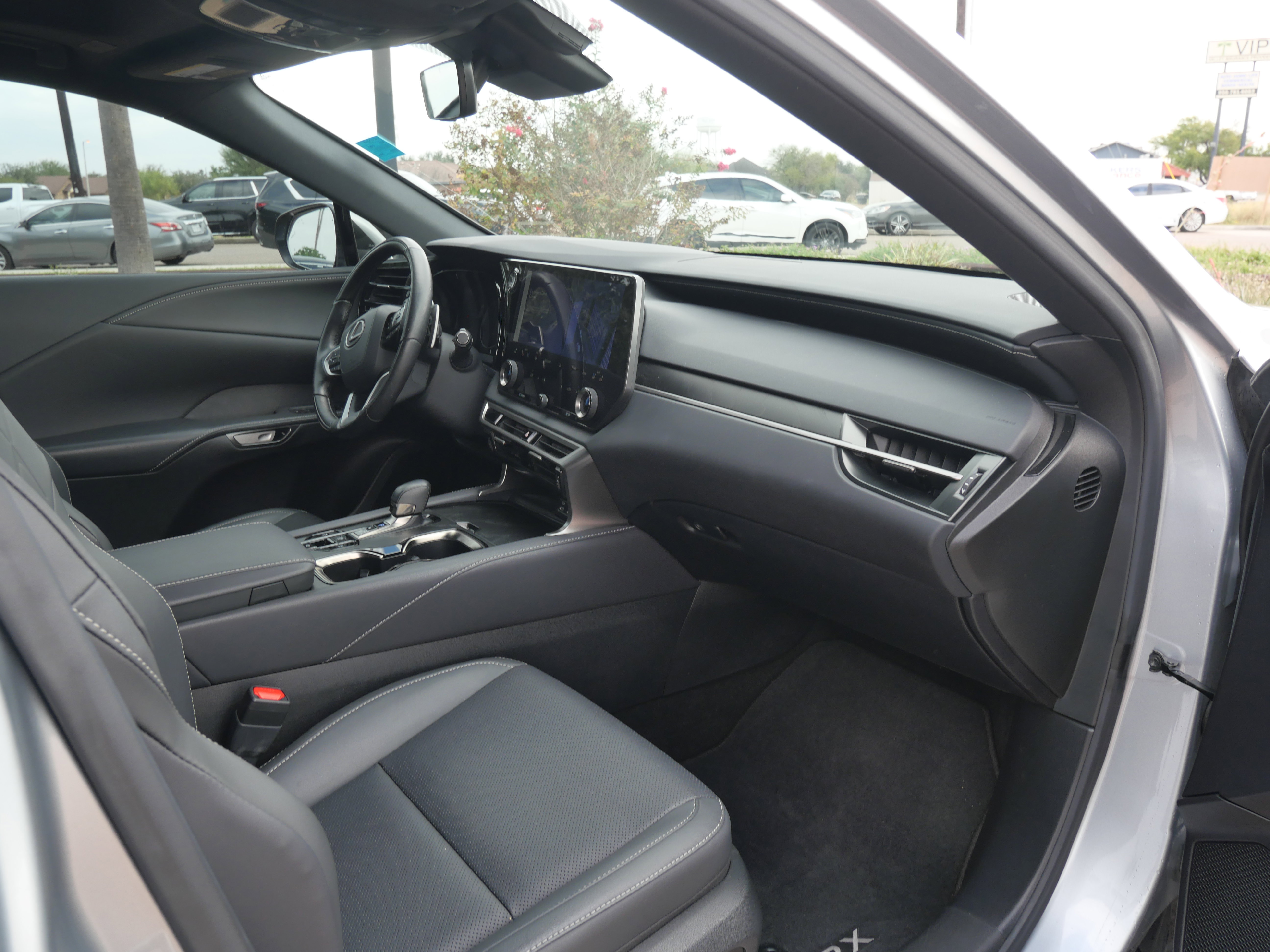 Used 2024 Lexus RX 350 Premium image 13