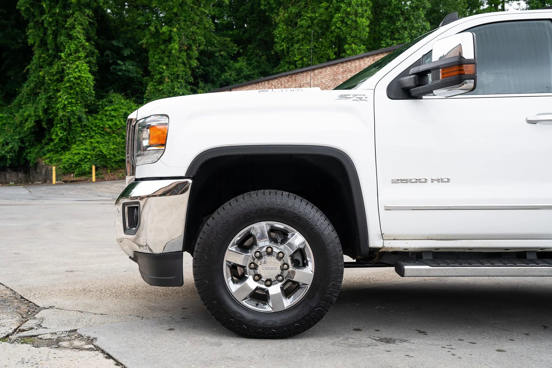Used 2018 GMC Sierra 2500 SLT w/ Duramax Plus Package AWD/4WD image 3