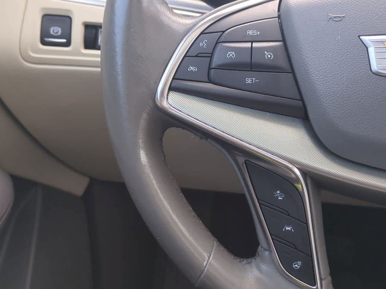 Used 2022 Cadillac XT5 Premium Luxury AWD/4WD image 24