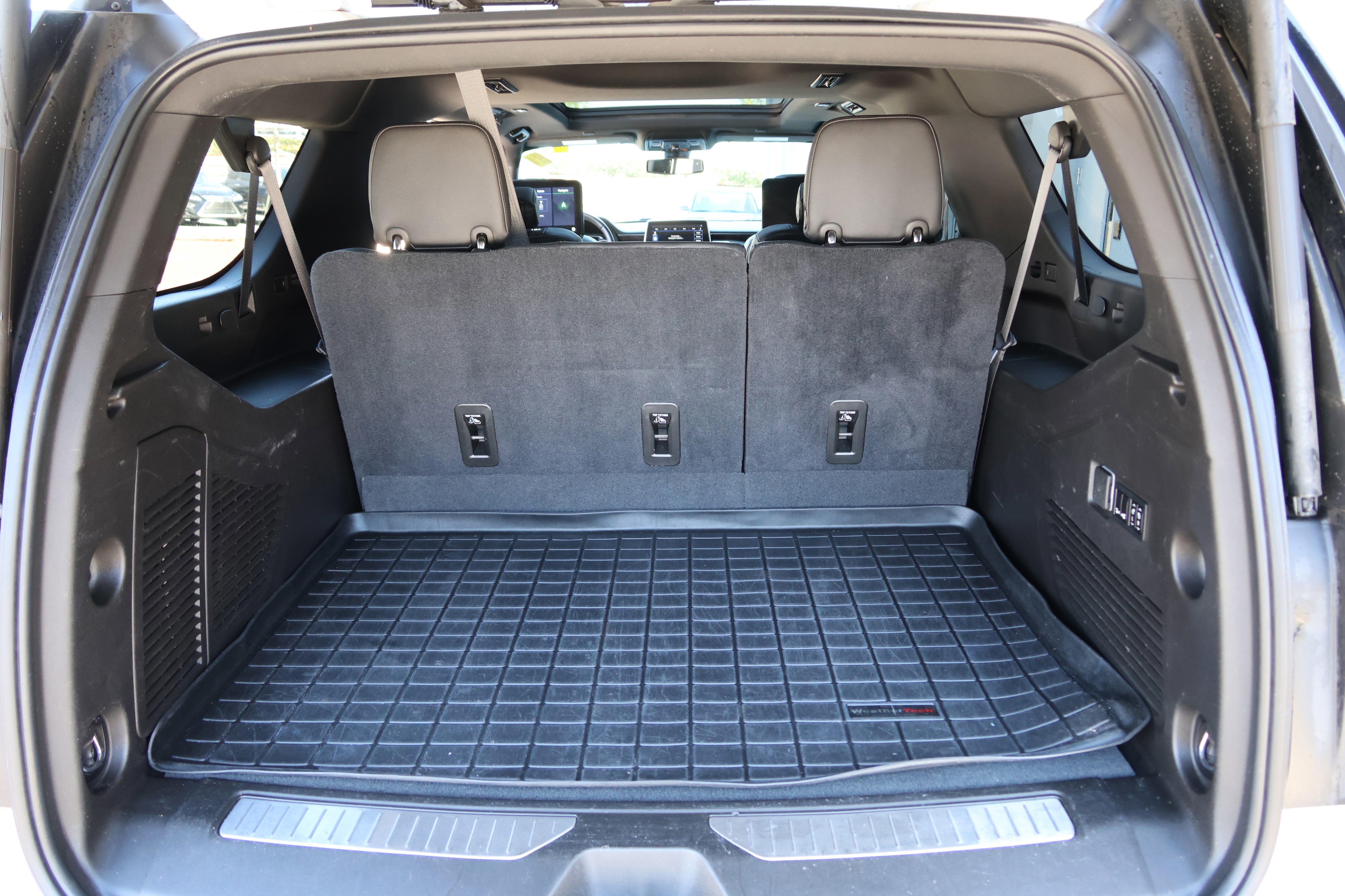 Used 2021 Chevrolet Suburban Z71 w/ Z71 Off-Road Package image 38