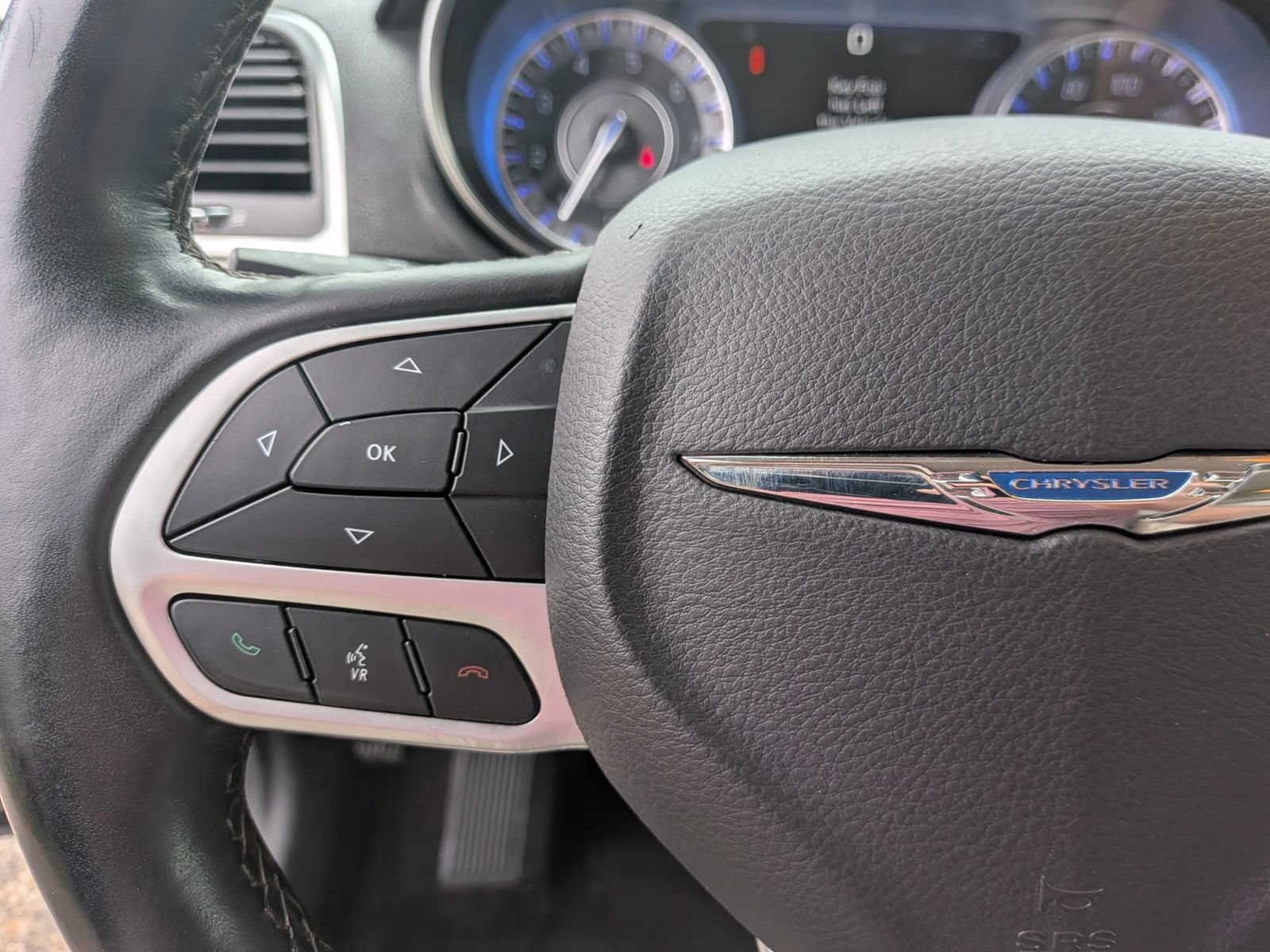 Used 2019 Chrysler 300 Limited RWD image 40