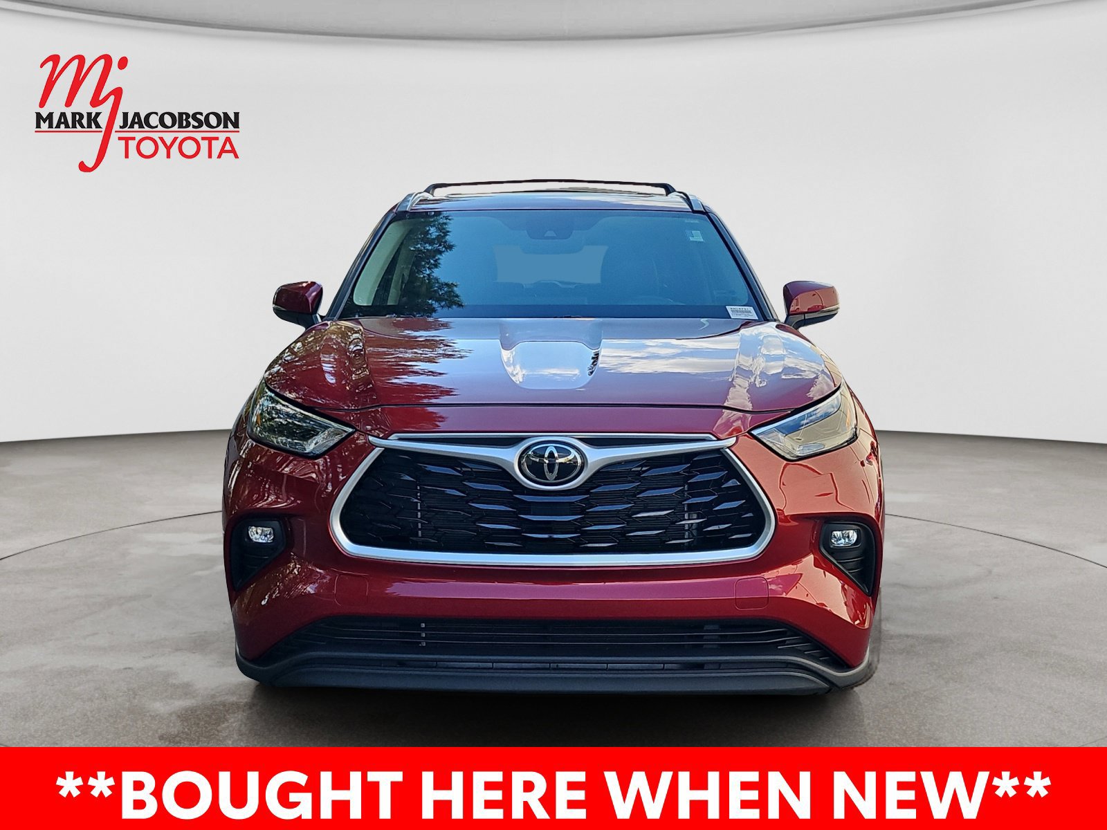 Used 2022 Toyota Highlander XLE FWD image 3