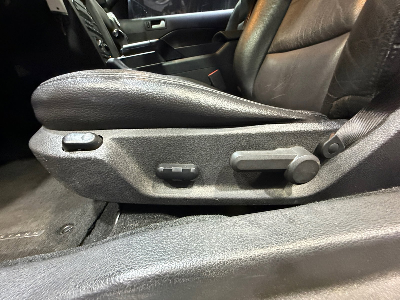 Used 2007 Ford Mustang Premium RWD image 14
