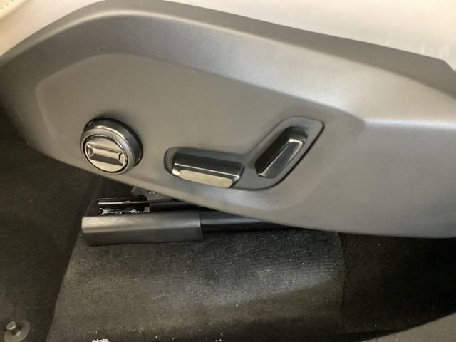 New 2026 Volvo XC90 B6 Plus w/ Protection Package Premier image 14