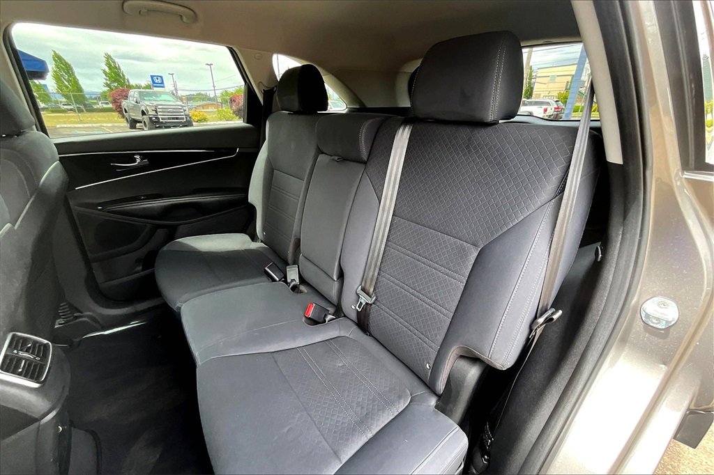 Used 2018 Kia Sorento L image 21