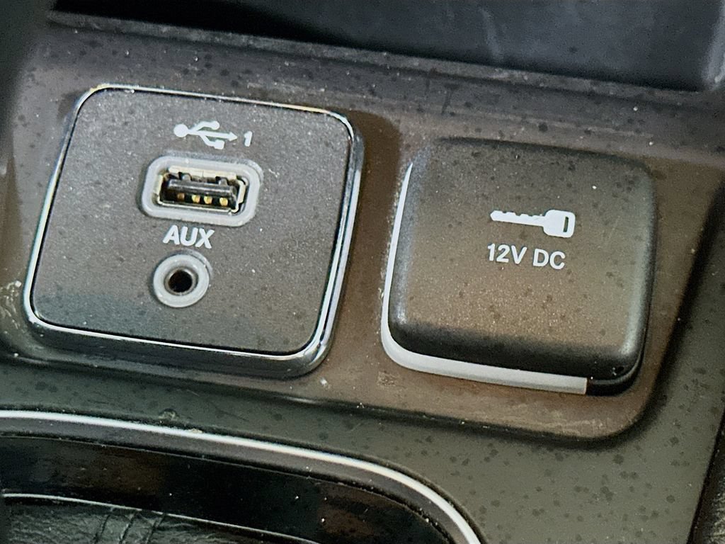 Used 2021 Jeep Cherokee Latitude Plus FWD image 31