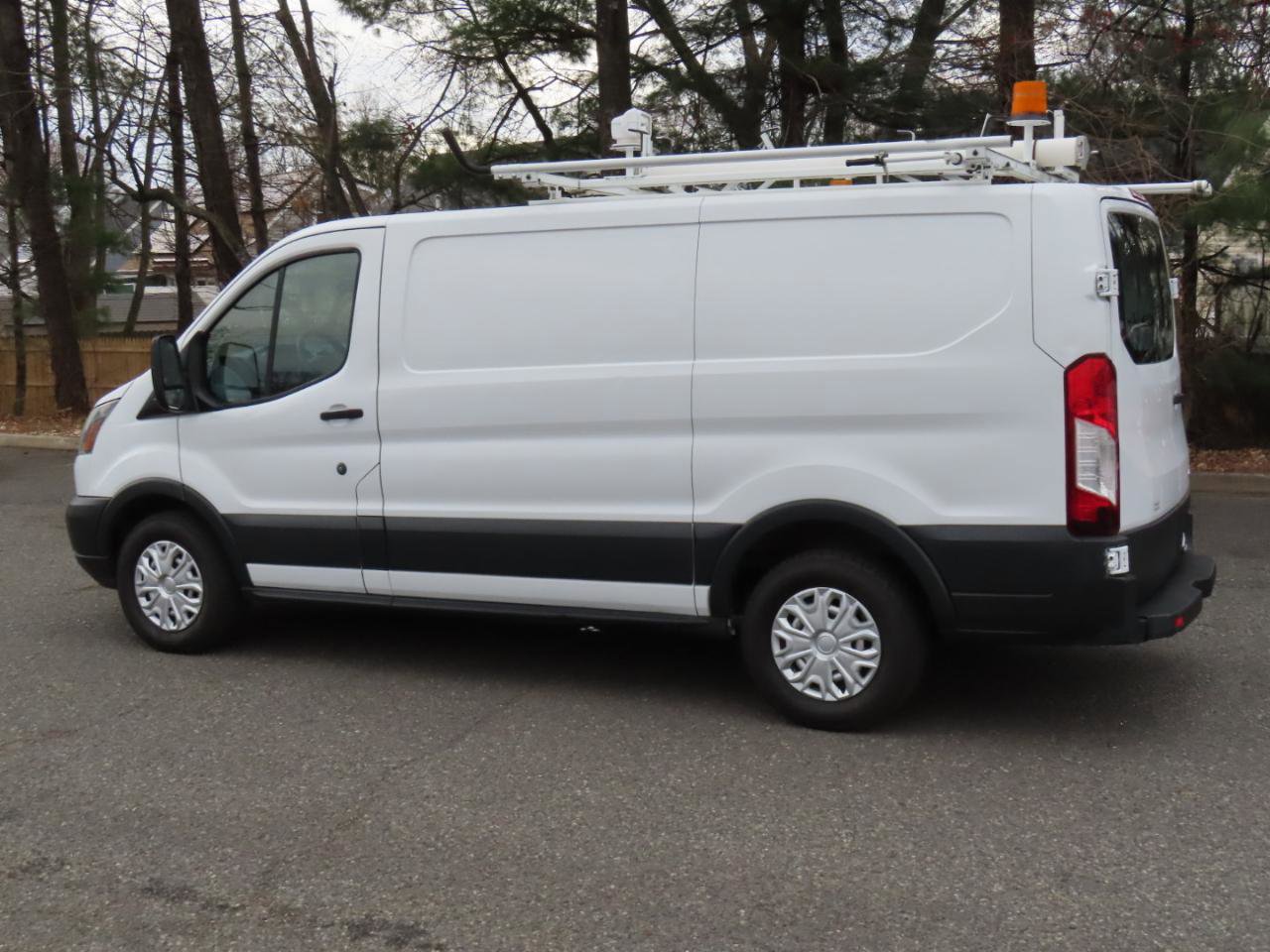 Used 2015 Ford Transit 150 130 Low Roof image 3