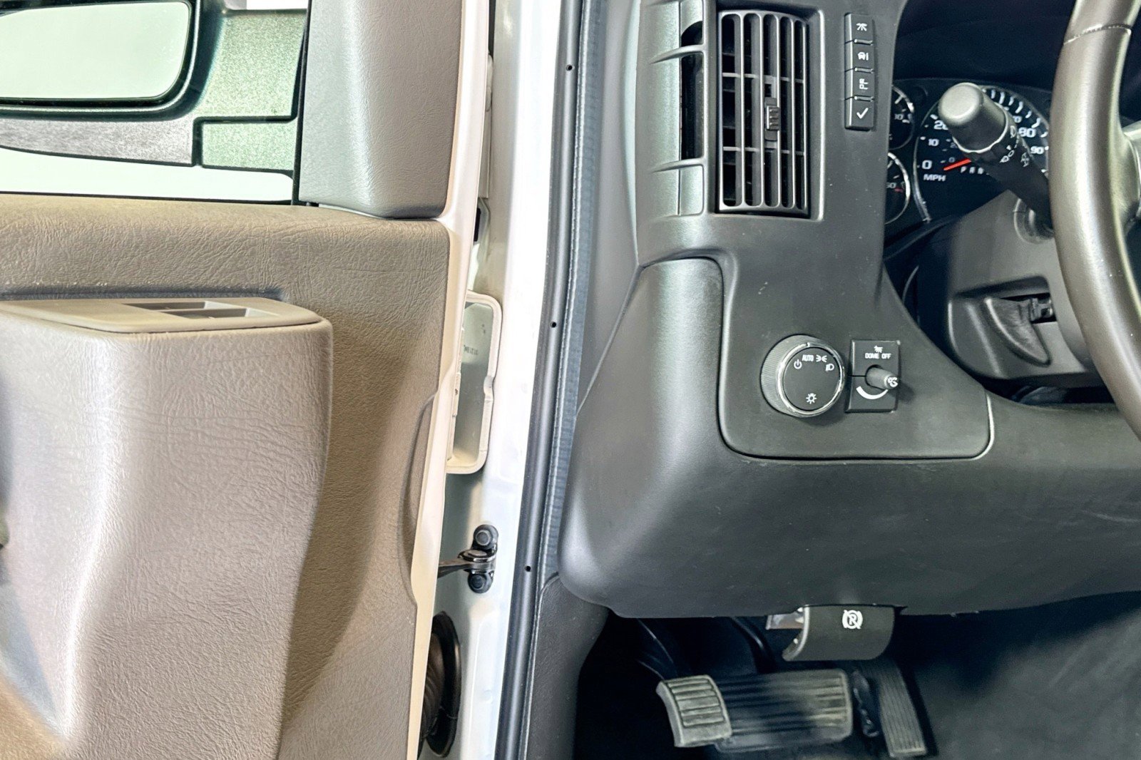 Used 2016 Chevrolet Express 2500 LS image 10