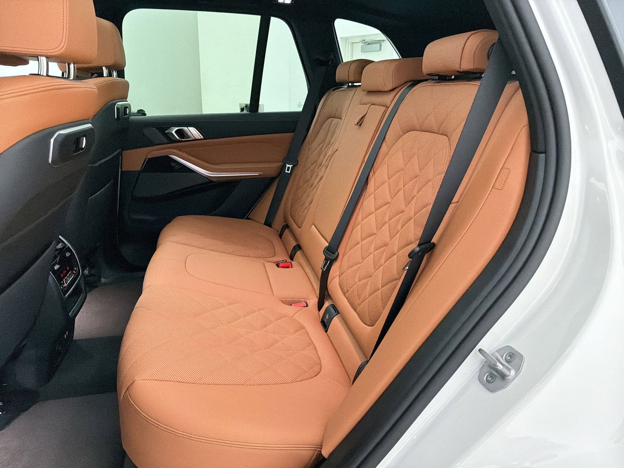 New 2026 BMW X5 xDrive40i w/ M Sport Package AWD/4WD image 15