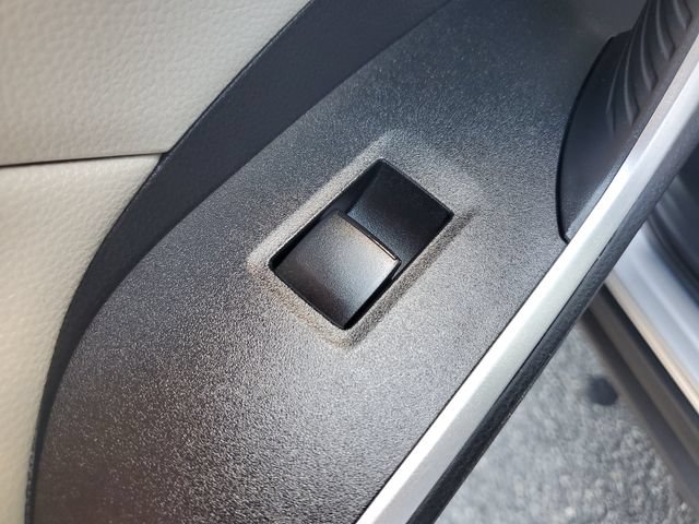 Used 2021 Toyota RAV4 XLE w/ Convenience Package FWD image 15