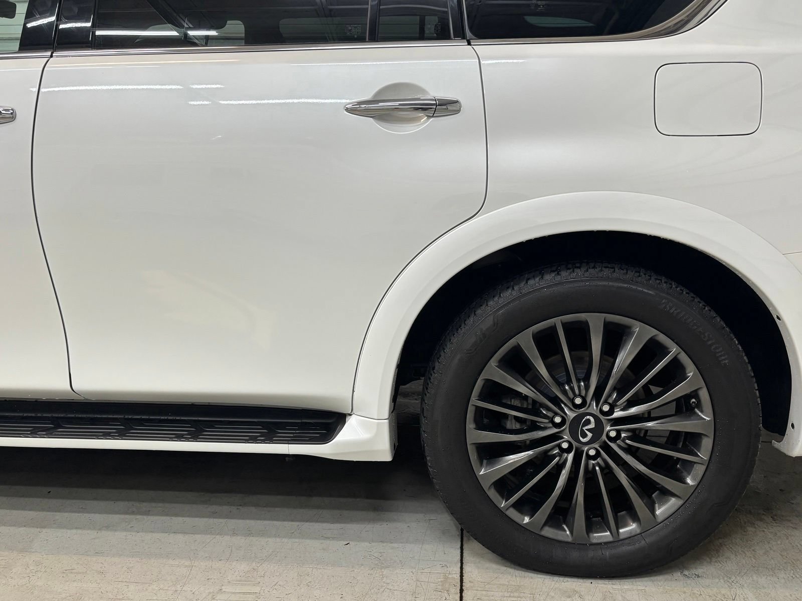 Used 2023 INFINITI QX80 Premium Select w/ Cargo Package AWD/4WD image 6