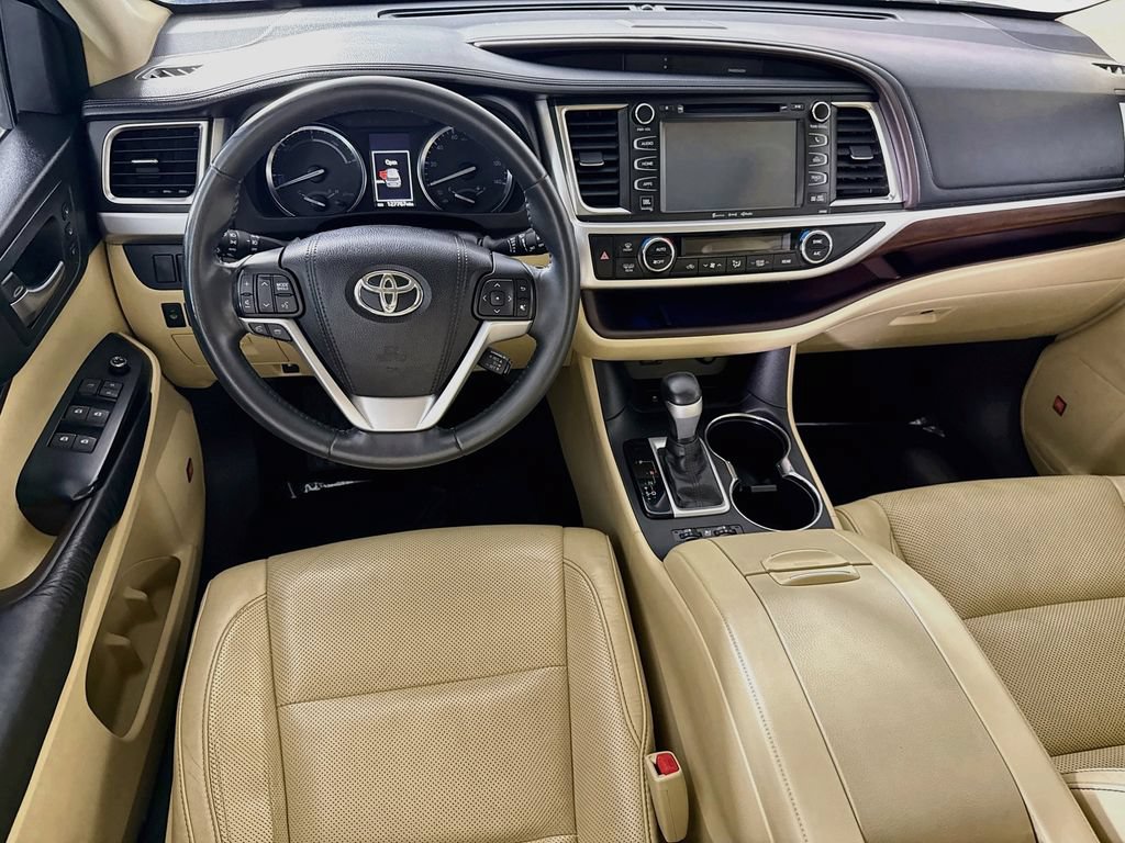 Used 2016 Toyota Highlander Limited AWD/4WD image 3