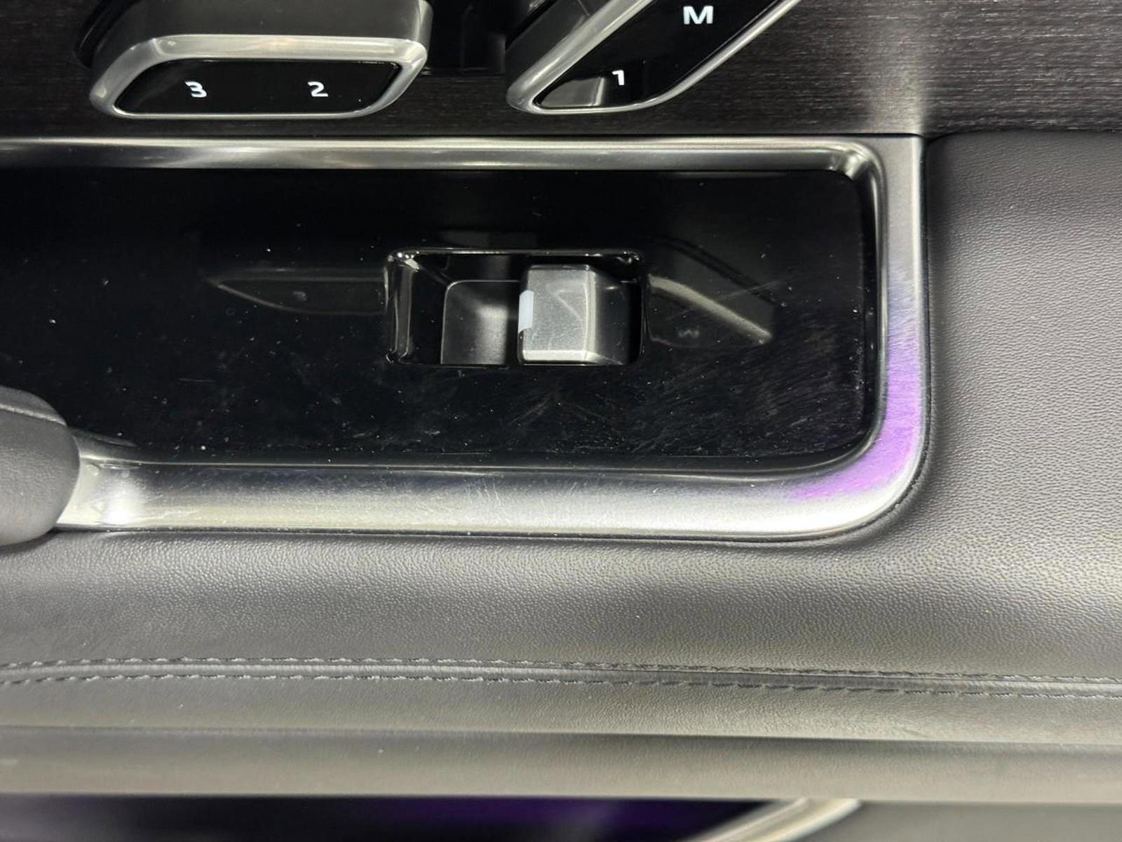 Used 2023 Land Rover Range Rover SE image 22