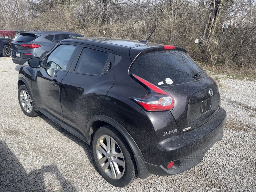 Used 2015 Nissan Juke SV image 2