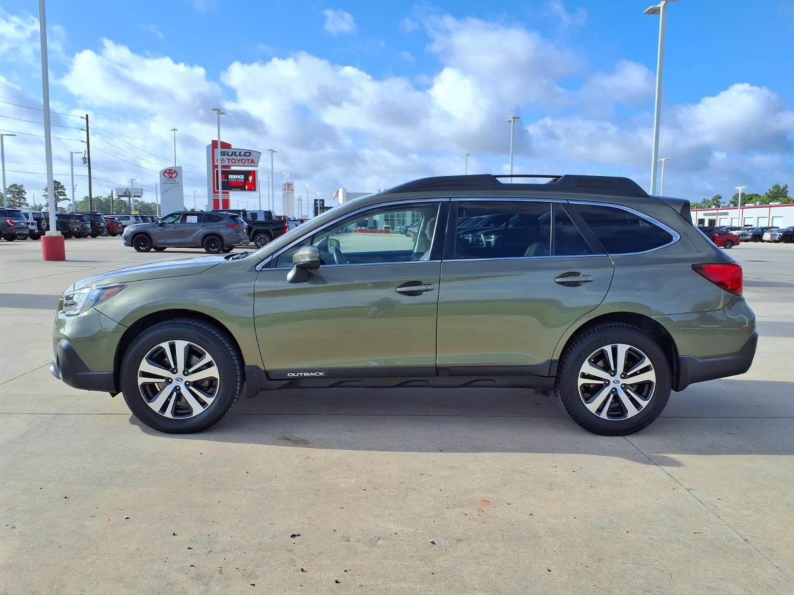 Used 2019 Subaru Outback 3.6R Limited w/ Popular Package #2 AWD/4WD image 9
