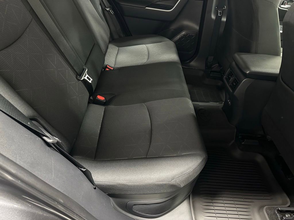 Used 2025 Toyota RAV4 XLE AWD/4WD image 48