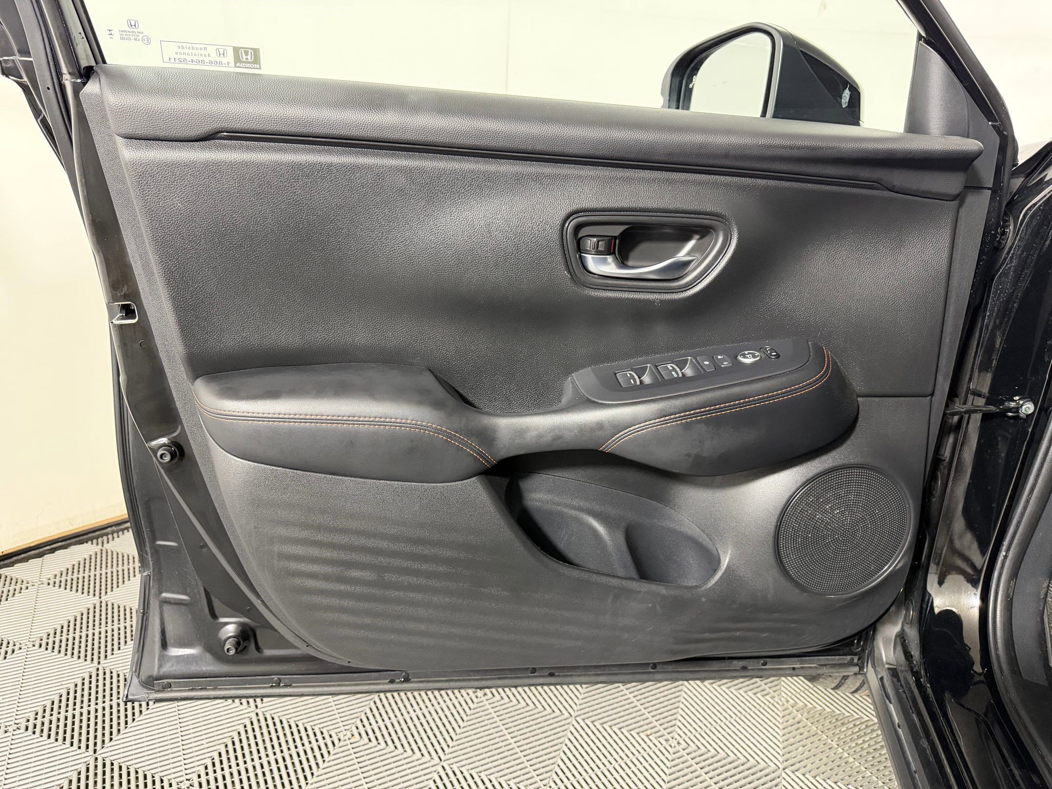 Certified 2025 Honda HR-V Sport image 21