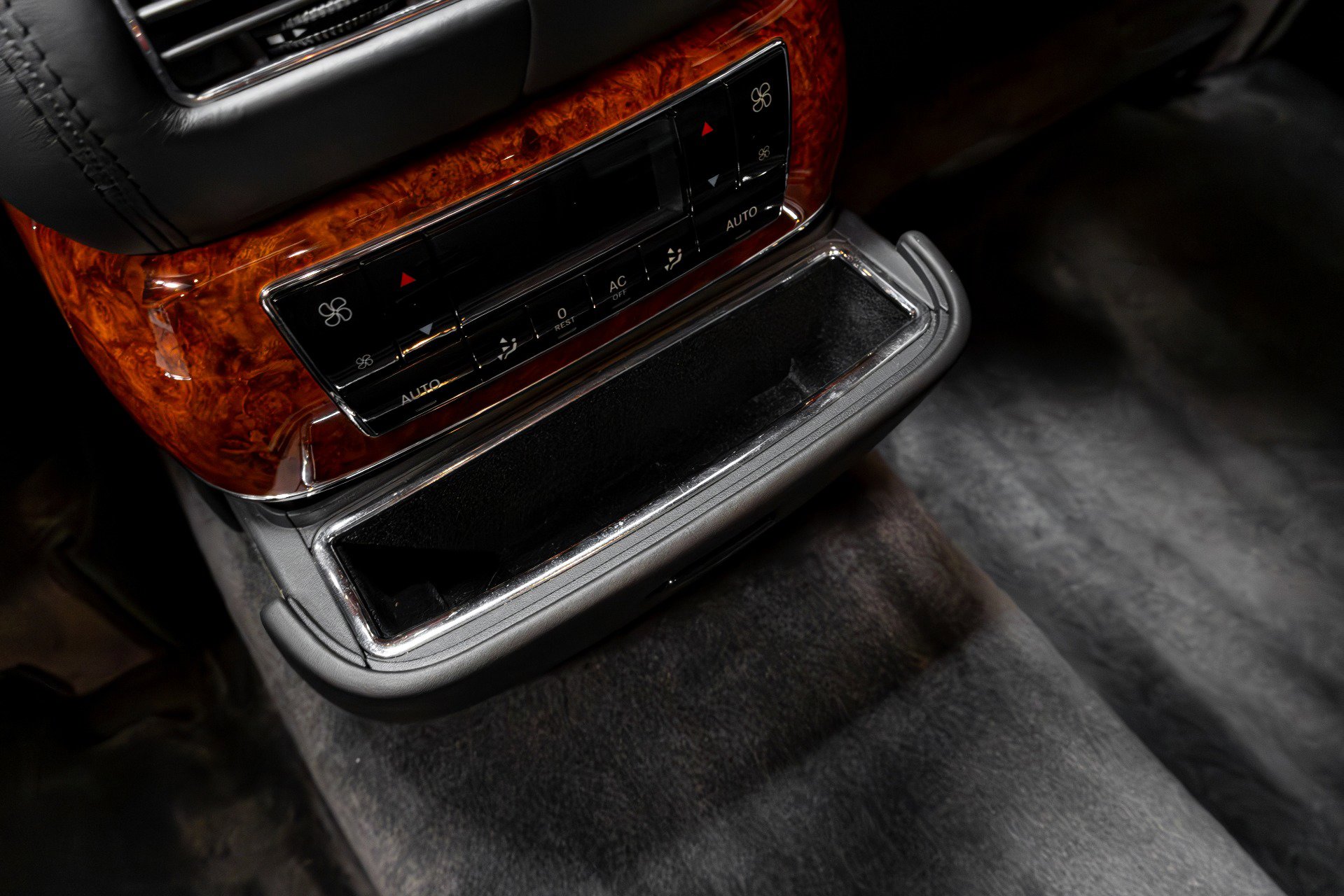 Used 2004 Maybach 57 image 35