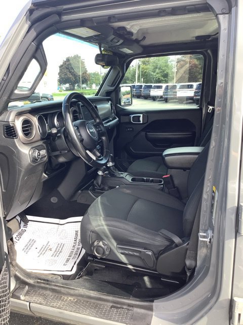 Certified 2021 Jeep Gladiator Sport AWD/4WD image 18
