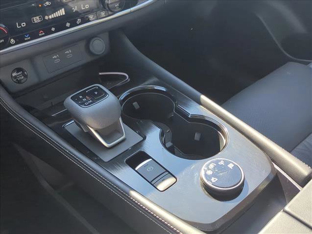 Used 2025 Nissan Rogue Platinum w/ Tech Package image 16