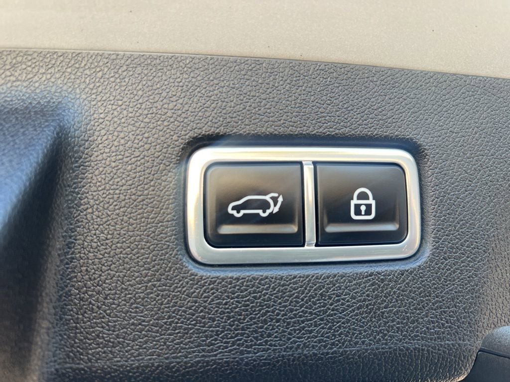 Certified 2023 Kia Sorento SX image 15