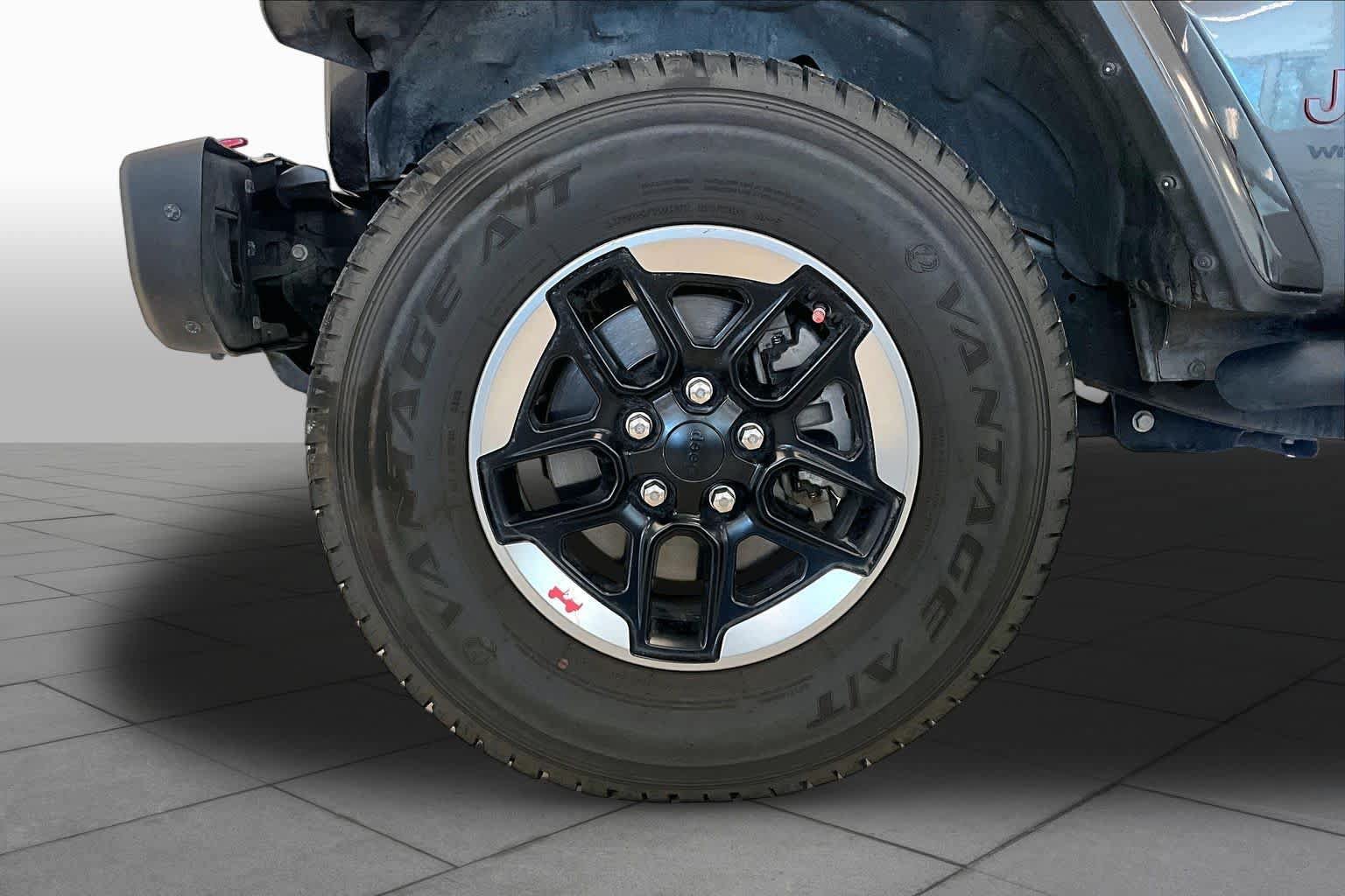 Used 2019 Jeep Wrangler Unlimited Rubicon AWD/4WD image 9