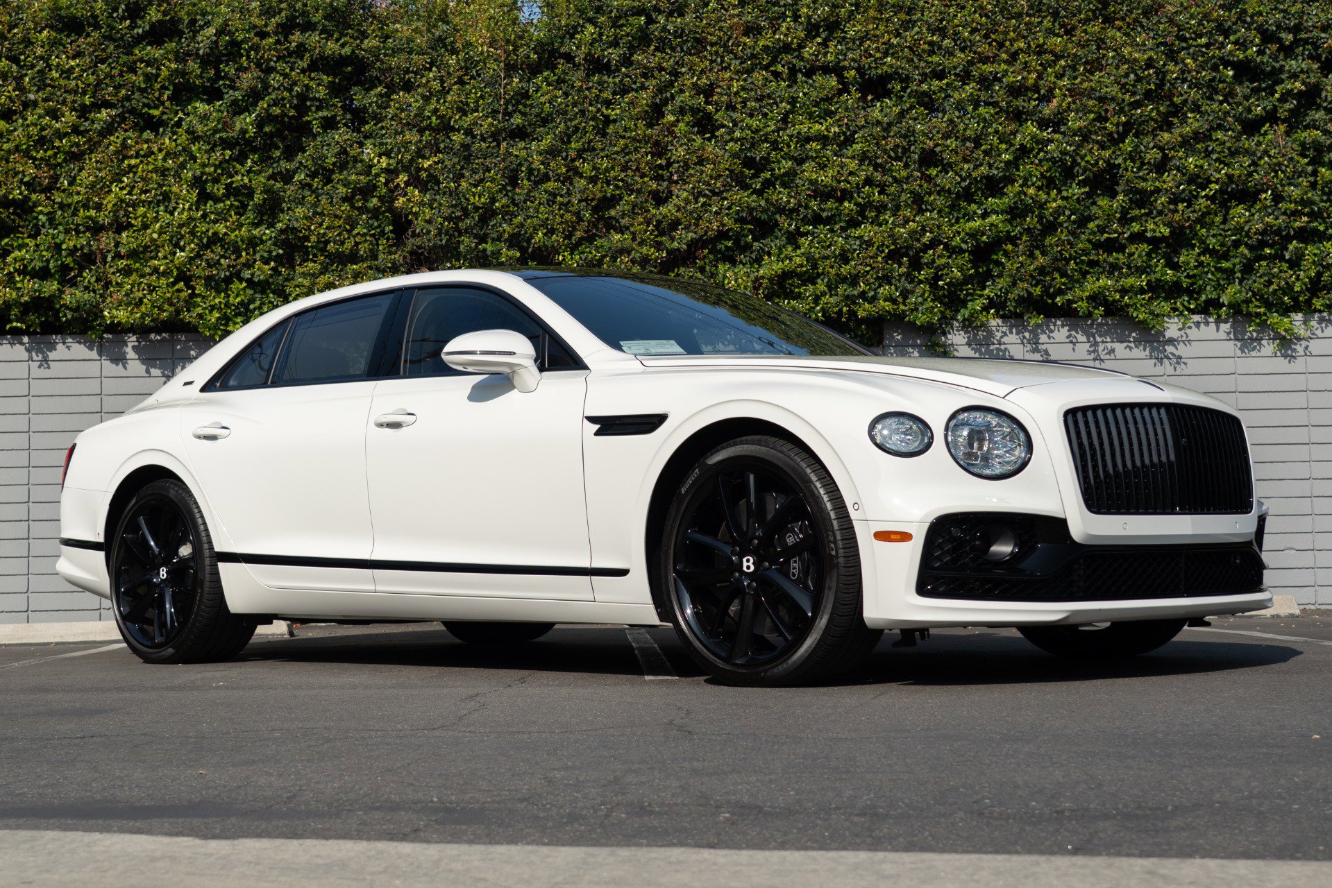 Used 2024 Bentley Flying Spur V8 image 12