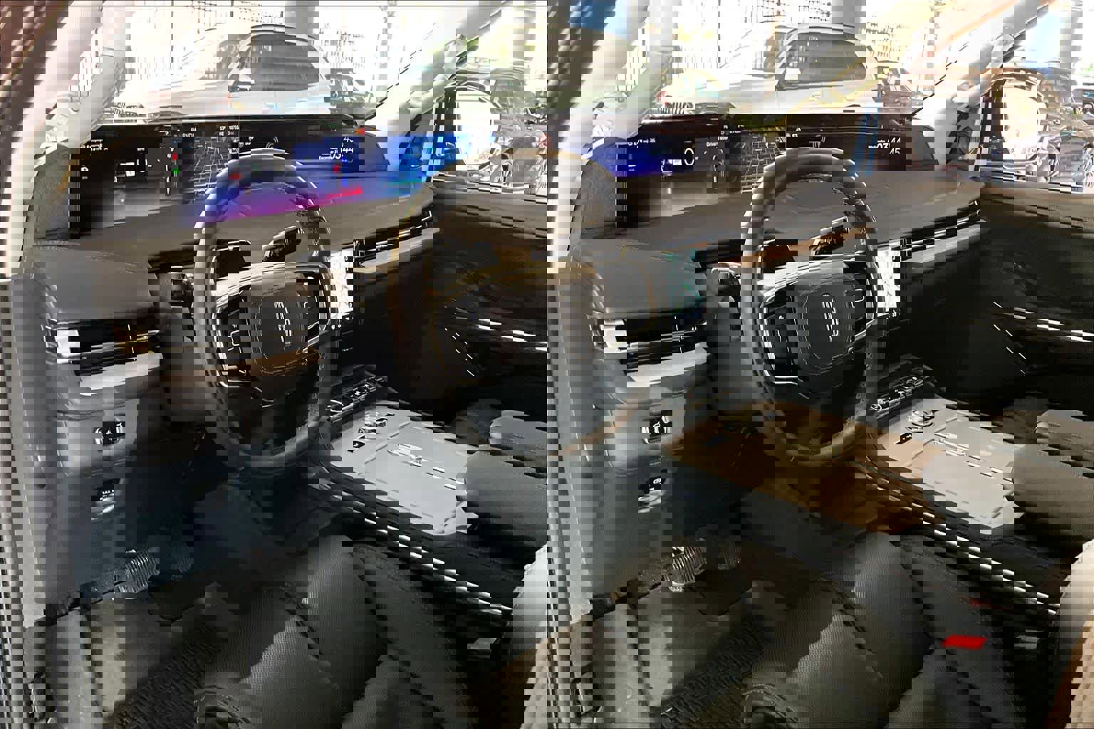 Used 2025 Lincoln Navigator Reserve image 17