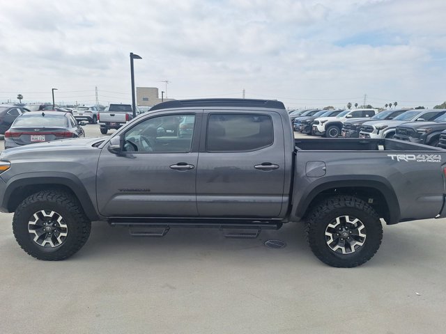 Used 2022 Toyota Tacoma TRD Off-Road image 9