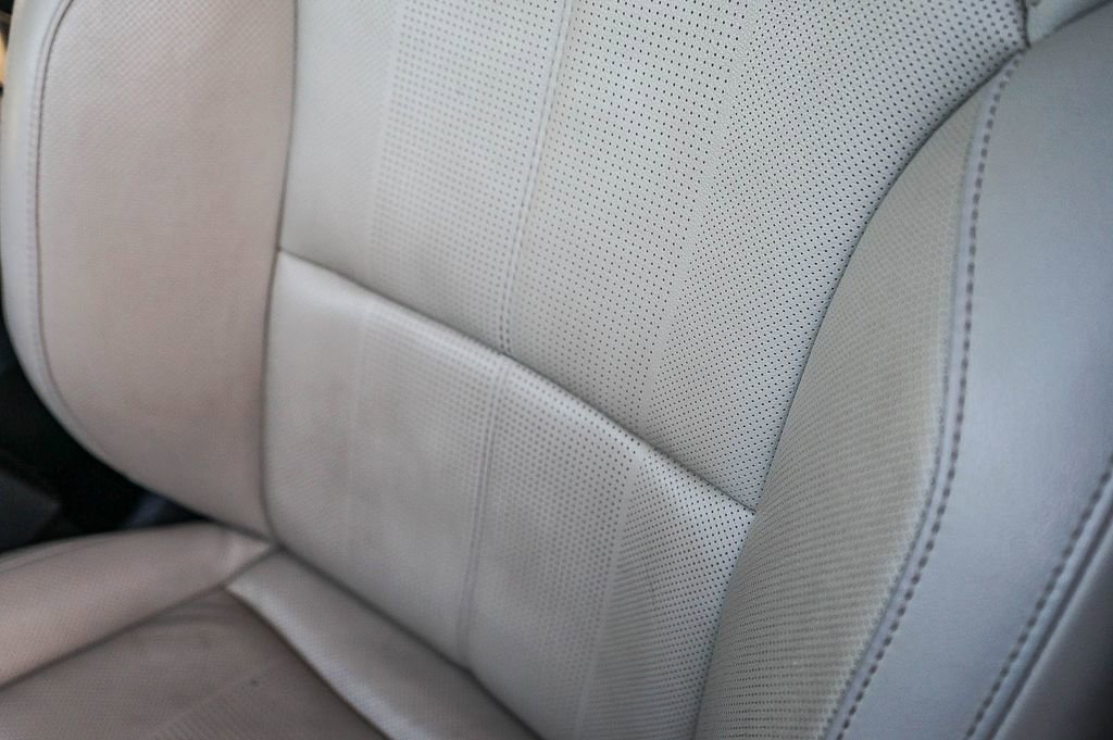 Used 2023 Kia Telluride EX w/ EX Captain's Chair Package FWD image 27