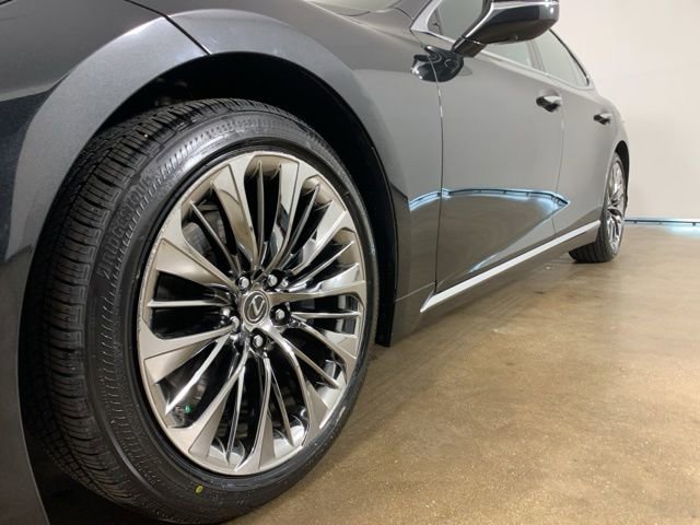 Used 2022 Lexus LS 500 AWD w/ Luxury Package image 2