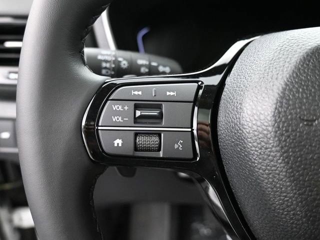 New 2025 Honda Pilot Touring image 13